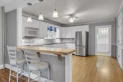 23 Fessenden St, Templeton, MA 01468 photo 4