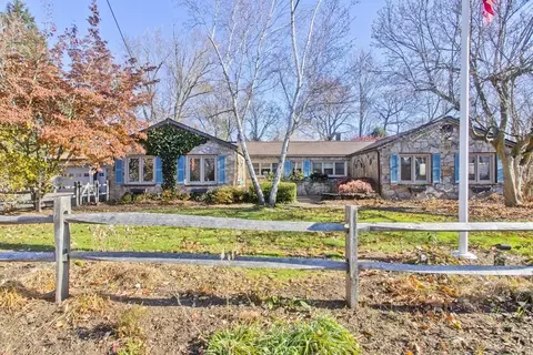 81 Woodbridge St, South Hadley, MA 01075