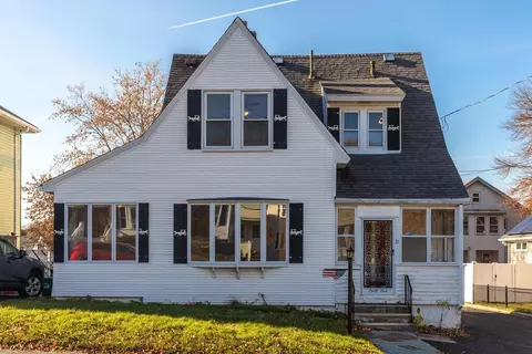 31 Quincy St, Watertown, MA 02472