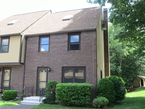 32 Malburn Ter #F-6-S, Leominster, MA 01453