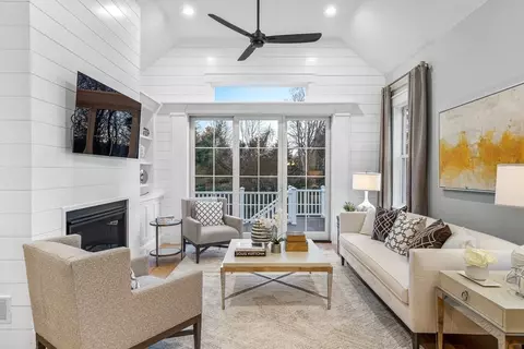 6 Pioneer Rd #6, Framingham, MA 01701