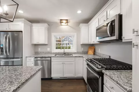 336 Grattan St, Fall River, MA 02721 photo 6