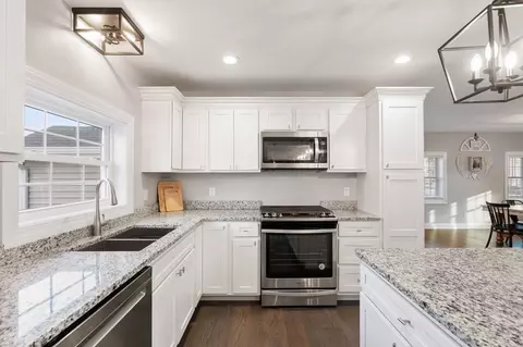 336 Grattan St, Fall River, MA 02721 photo 5