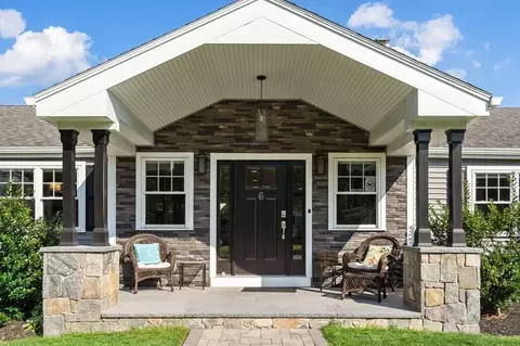 6 Dix Rd, Woburn, MA 01801