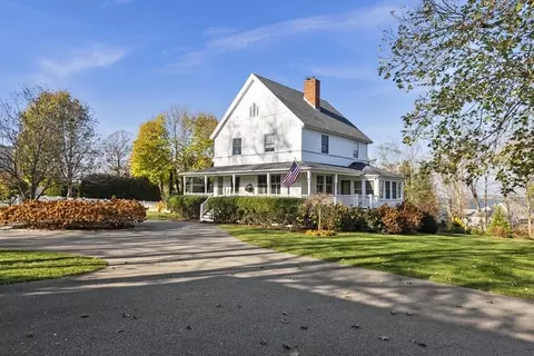 14 Warren Ave, Plymouth, MA 02360