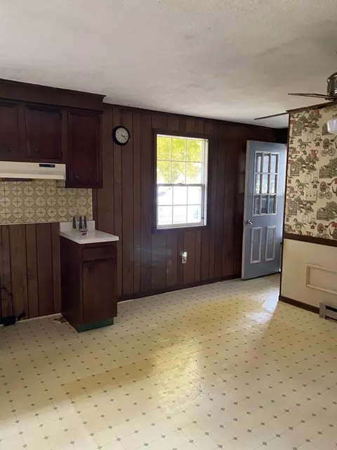 280 Glasgow St, Fall River, MA 02721 photo 6