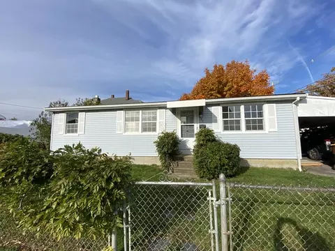 280 Glasgow St, Fall River, MA 02721 photo 2