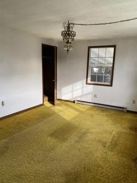 280 Glasgow St, Fall River, MA 02721 photo 9