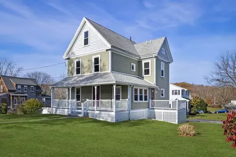 210 Oak St, Wakefield, MA 01880