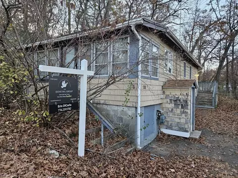 18 Poplar Ter, North Reading, MA 01864