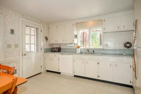 3 Oak Hill Dr, Walpole, MA 02081 photo 3