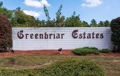 4 Greenbriar Dr #302, North Reading, MA 01864