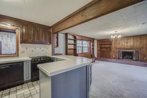 80 Embassy Rd, Springfield, MA 01119 photo 7