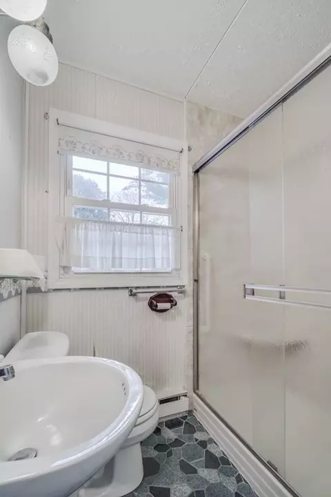 80 Embassy Rd, Springfield, MA 01119 photo 31