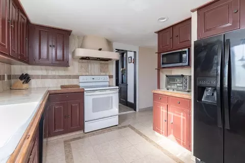 1 Hamburg St, Chicopee, MA 01020 photo 17