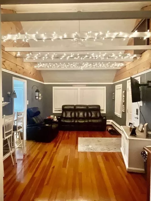 95 Pleasant Cir, Canton, MA 02021 photo 5