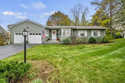 11 Chester St, Worcester, MA 01605