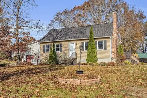 47 Brookside Ave, Webster, MA 01570