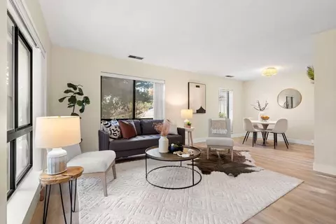 4 Summit Dr #7, Reading, MA 01867