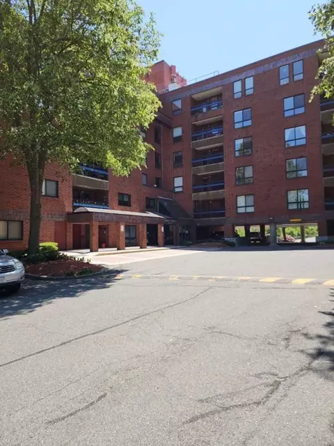 4 Summit Dr #7, Reading, MA 01867 photo 2