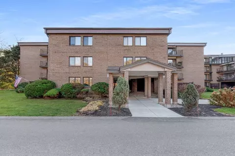4 Ledgewood Way #24, Peabody, MA 01960