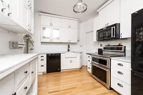 21 Warwick Rd #4, Brookline, MA 02446