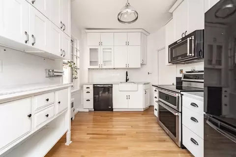 21 Warwick Rd #4, Brookline, MA 02446 photo 2