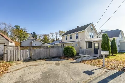 12 Worthen St, Swansea, MA 02777