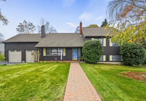 6 Stevin Dr, Woburn, MA 01801