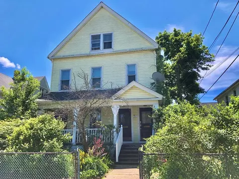 466-468 South St, Holyoke, MA 01040