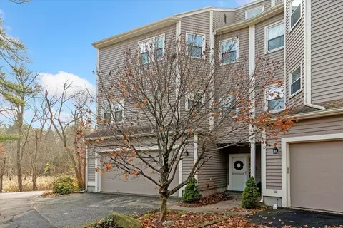 168 Upton St #9, Grafton, MA 01519