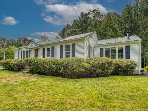 162 Hodges St, Taunton, MA 02780