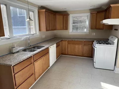 107 Beaconsfield Rd, Worcester, MA 01602 photo 3