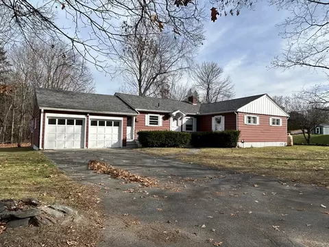 80 Harvard St, Leominster, MA 01453