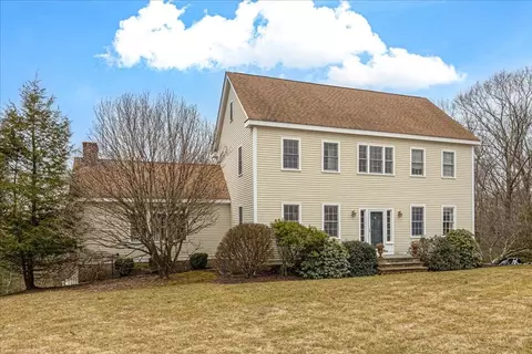 566 Hancock St, Wrentham, MA 02093