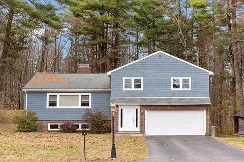 9 Kitchener Rd, Sterling, MA 01564