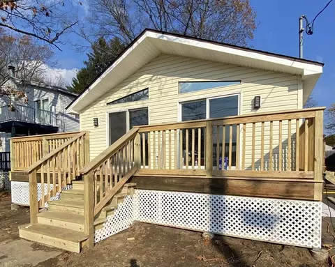 133 Pine Grove St, Springfield, MA 01119 photo 2