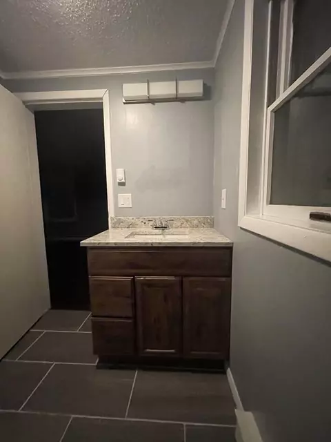 133 Pine Grove St, Springfield, MA 01119 photo 16