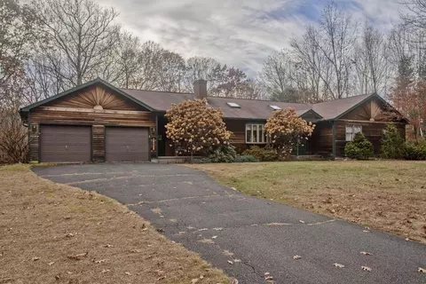 501 Woodland Way, Russell, MA 01071