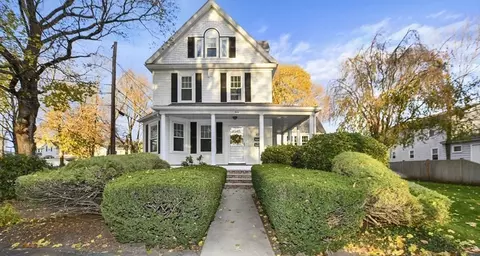 40 Pine St, Woburn, MA 01801