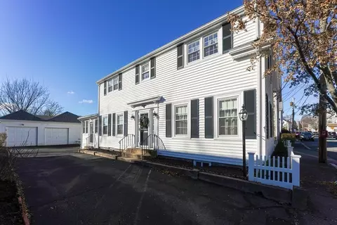 29 Barr St, Salem, MA 01970