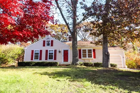 12 Brattle Dr, Yarmouth, MA 02675
