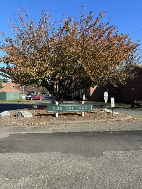 39 Regency Park Dr #39, Agawam, MA 01001