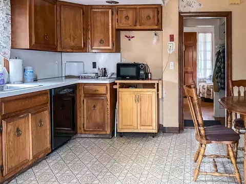 107 Spring St, Stoneham, MA 02180 photo 3