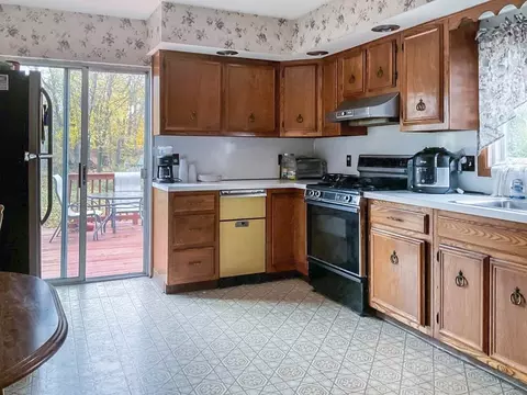 107 Spring St, Stoneham, MA 02180 photo 2