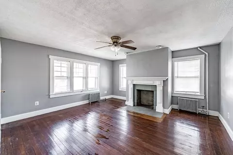 Living - 71 Mountainview St, Springfield, MA 01108 photo 3 of 3