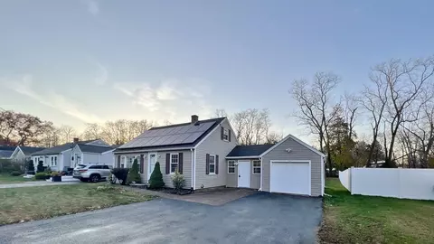 55 Vernon St, Bridgewater, MA 02324