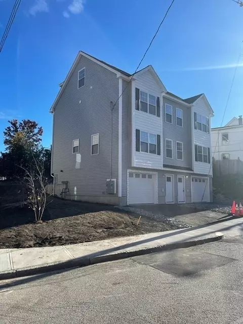 706 Lawrence St #1, Lowell, MA 01852