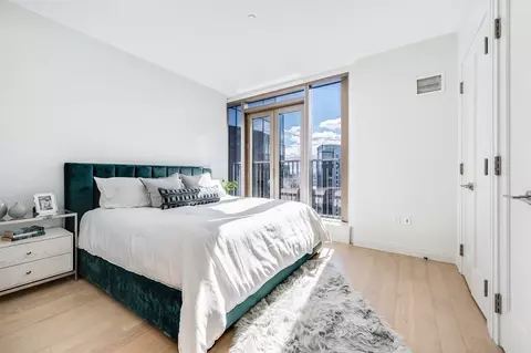 133 Seaport Blvd #2005, Boston, MA 02210