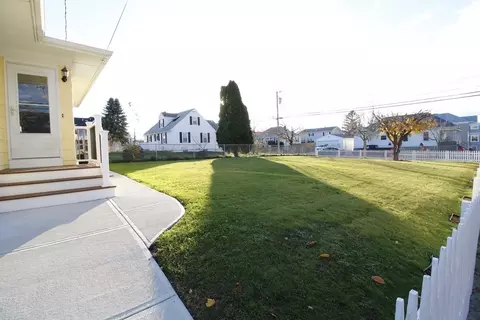 433 Slade St, Fall River, MA 02724 photo 9